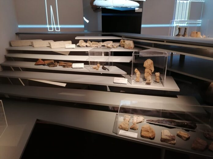 POZZUOLI Reperti Archeologici Trovati A Cuma Inaugurata La Mostra